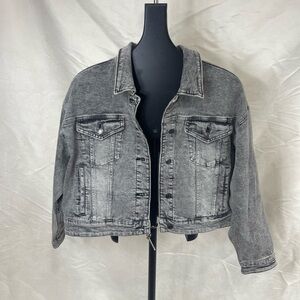 Wild Fable NWT women’s size XL gray denim jacket